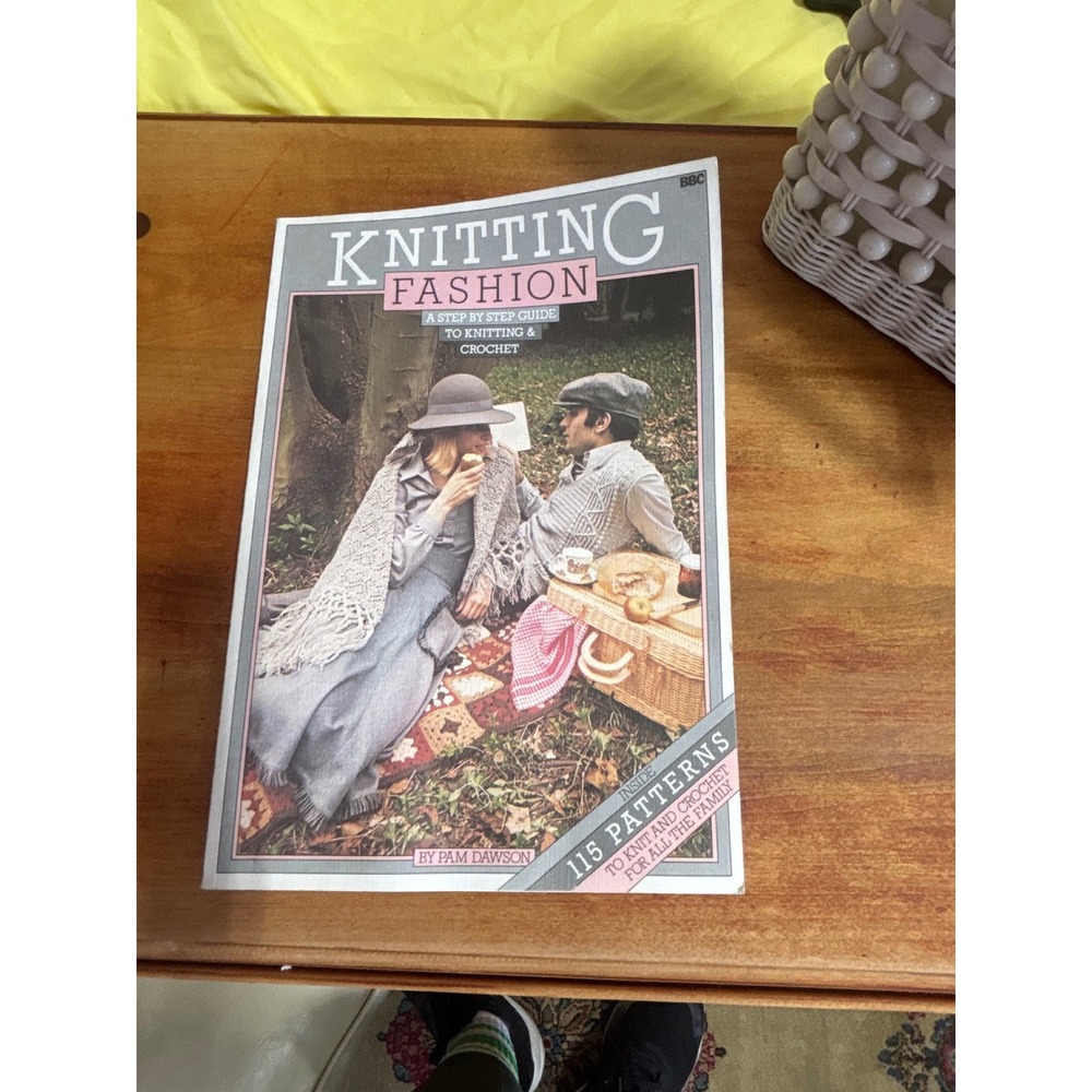 Knitting Fashion Pam Dawson BBC Vintage 1976 Crochet Patterns Guide Book